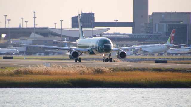 Airbus A320 (N746JB) - New look for New York Jets JetBlue A320 (N746JB), departing BOS via 22R on 10/21/17.