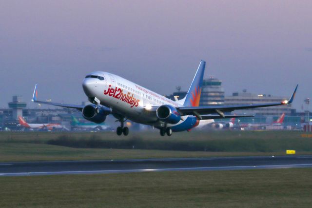 Boeing 737-800 (G-JZHD) - EXS041A departing on the short hop across the Pennines to East Midlands for a flight to Malaga and back