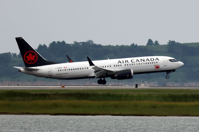 Boeing 737 MAX 8 (C-GEPF) - Air Canada B737 Max 8 operating MEX-YUL diverted to BOS due to weather on 8/10/23.