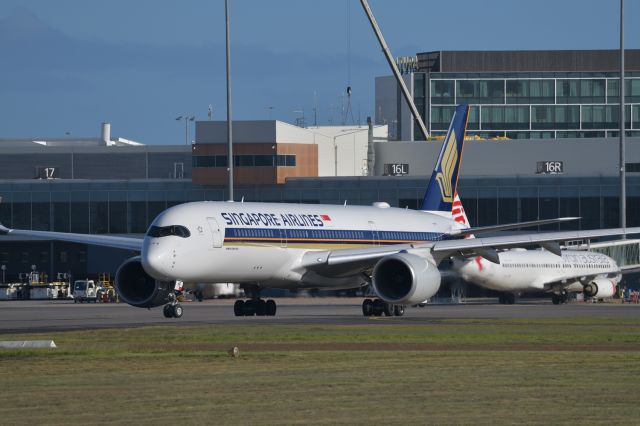 Airbus A350-900 (9V-SHE) - Adelaide, South Australia, Tuesday August 4, 2020 - SIA Flt 278 taxiing for departure off runway 23. The aircraft is about to enter taxiway Lima and will turn left onto Alpha 6 for Bravo 2 then onto runway 23.