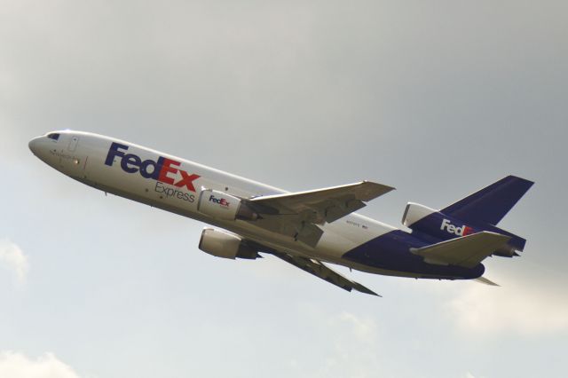 McDonnell Douglas MD-10 (N570FE)