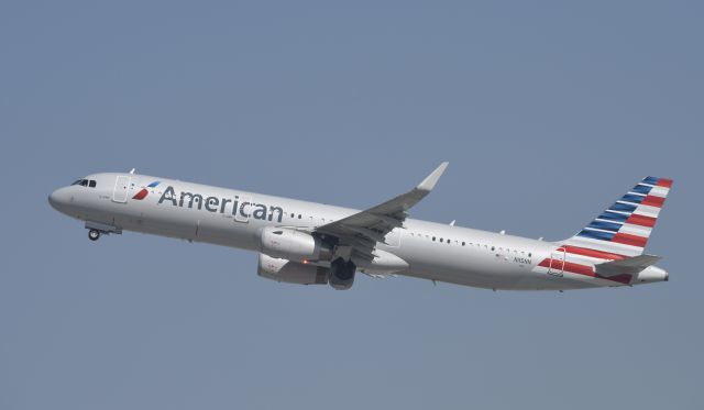 Airbus A321 (N115NN) - Departing LAX