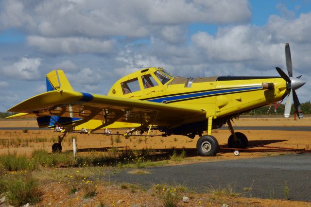 Air Tractor AT-802 (VH-DUJ)