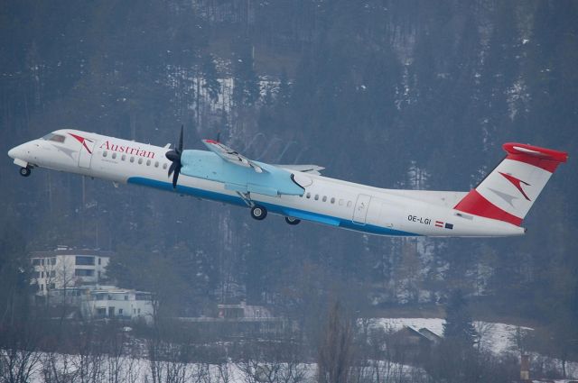 de Havilland Dash 8-400 (OE-LGI)