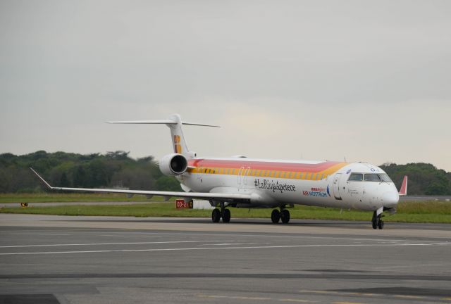 Bombardier CRJ-1000 (EC-LOJ)