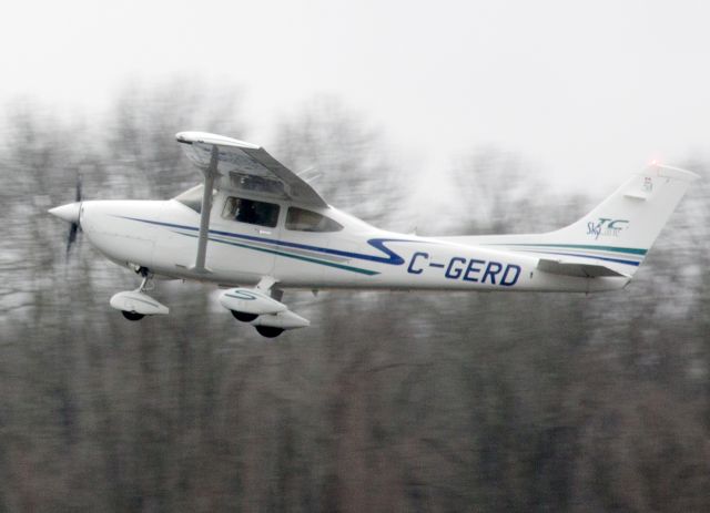 STODDARD-HAMILTON Glasair (C-GERD) - Take off runway 26.