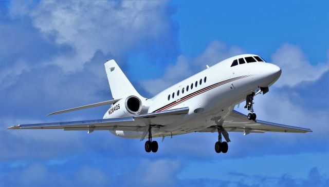 Dassault Falcon 2000 (N284QS) - Falcon N284QS departing St Maarten