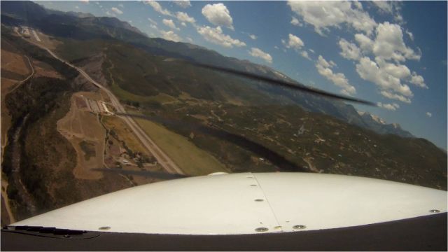 Cessna 206 Stationair (N2829J) - Turning final to Aspen, CO July 3, 2012.