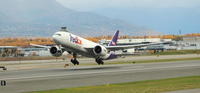 BOEING 777-200LR (N890FD)