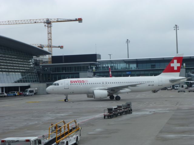 Airbus A320 (HB-IJR) - Delivered to Swissair in 1997br /Delivered to SWISS in 2002