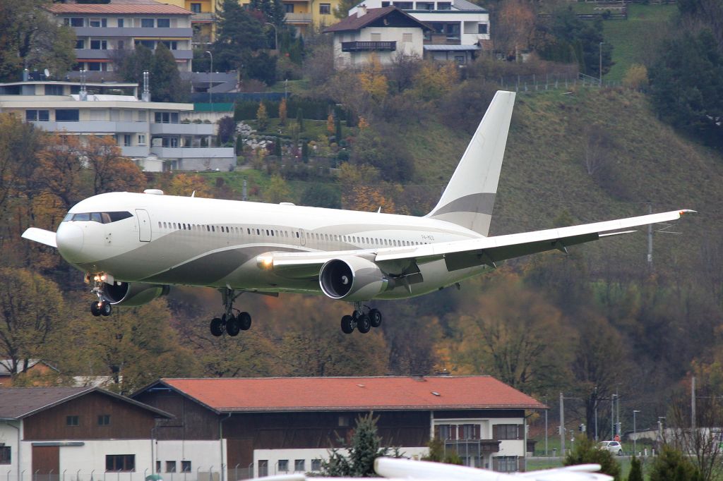 BOEING 767-300 (P4-MES)
