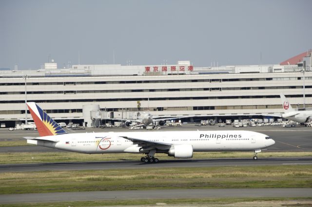 BOEING 777-300 (RP-C7776) - Departure at Tokyo-Haneda Intl Airport R/W16R on 2017/04/24