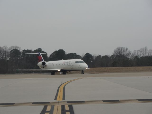 Canadair Regional Jet CRJ-200 (N8828D)