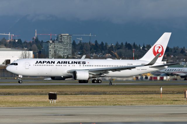 BOEING 767-300 (JA621J)