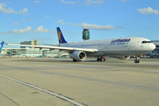 Airbus A330-300 (D-AIKR) - Departing to Munich as flight 477.