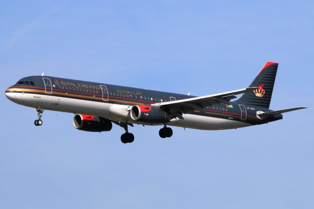 Airbus A321 (JY-AYV)