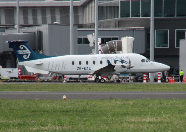 Beechcraft 1900 (ZK-EAE) - This Air New Zealand Beech 1900D is taxiing to the domestic terminal.