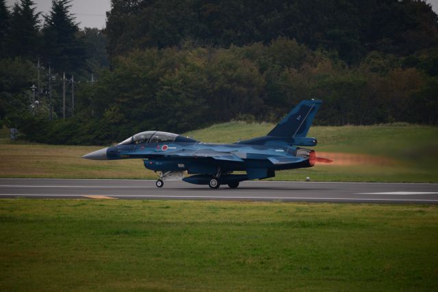 Mitsubishi F-2 (33-8117)