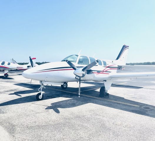 Beechcraft Baron (58) (N58WG)