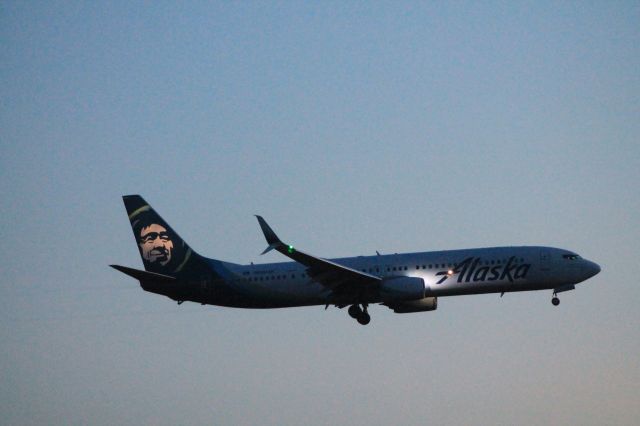 Boeing 737-900 (N290AK) - Alaska Airlines Boeing 737-990(ER).