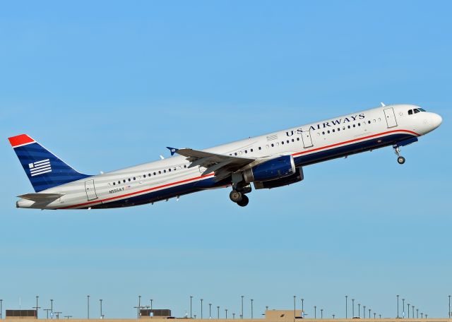 Airbus A321 (N546UW)
