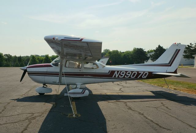 Cessna Skyhawk (N9907Q)