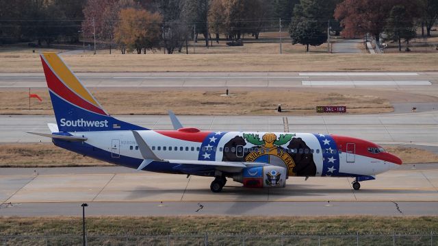 Boeing 737-700 (N280WN) - "Missouri One" taxis out to 18R.