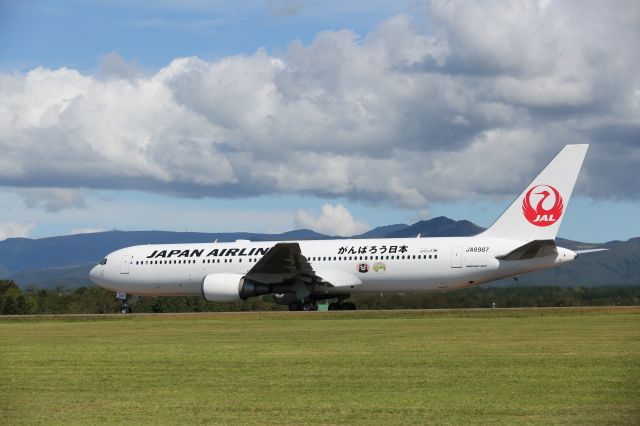 BOEING 767-300 (JA8987) - 19 September 2016:HKD-HND.