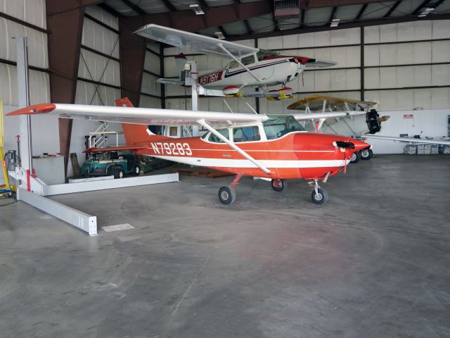 Cessna Skyhawk (N79283)