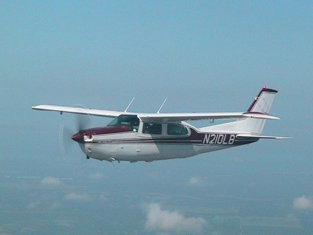 Cessna Centurion (N210LB)