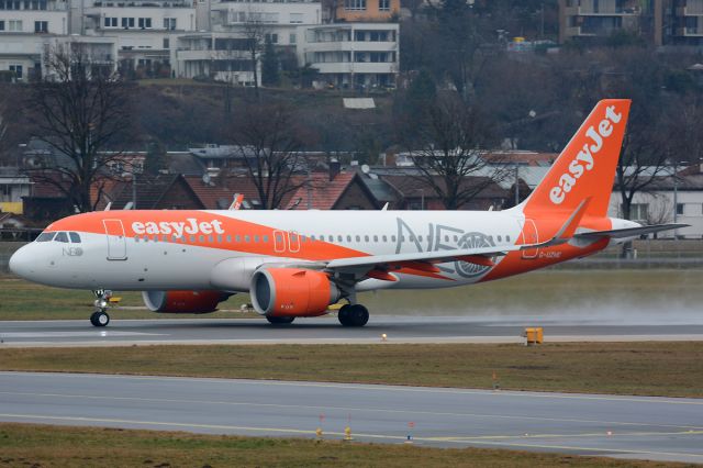 Airbus A320neo (G-UZHE)