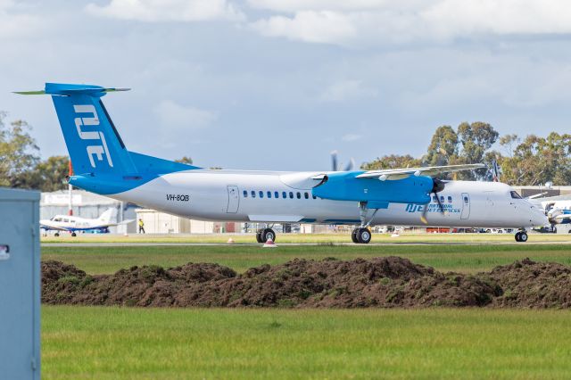 de Havilland Dash 8-400 (VH-8QB) - National Jet Express (VH-8QB) Bombardier DHC-8-402Q Dash 8 taxiing at Wagga Wagga Airport.