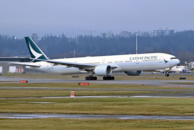 BOEING 777-300 (B-KQE)