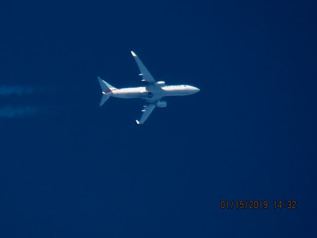 Boeing 737-800 (N968NN)