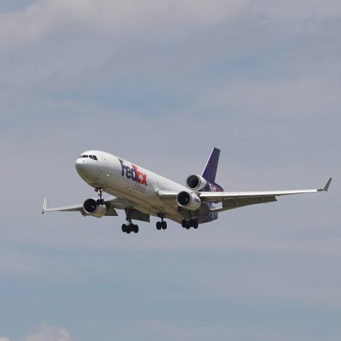 Lockheed L-1011 TriStar — - Arriving in Memphis 