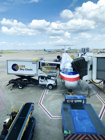 McDonnell Douglas MD-83 (N9677W) - Boarding the MD80 8/28/19