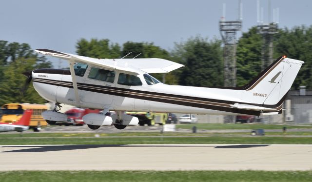 Cessna Skyhawk (N64882) - Airventure 2017