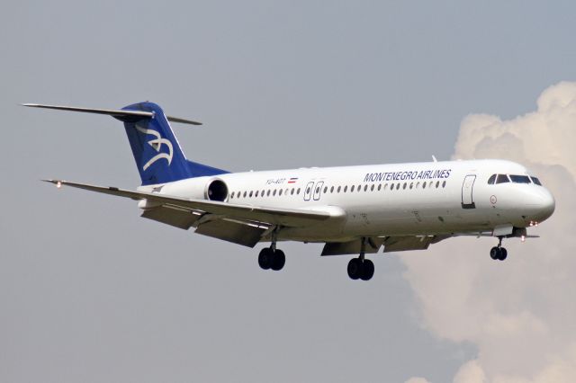 Fokker 100 (YU-AOT)