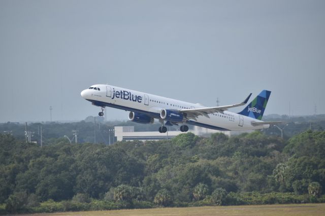 Airbus A321 (N972JT)