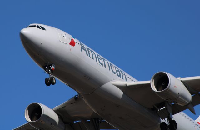 Airbus A330-200 (N287AY) - Forward view of this 2013 American Airlines Airbus A330-243 arriving from Ireland in the Winter of 2020.