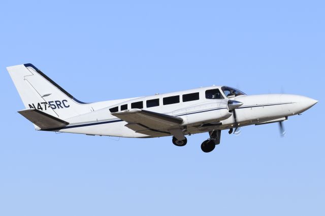 Cessna 404 Titan (N475RC) - Departing runway 10