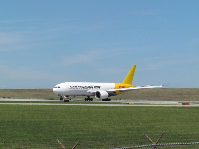 Boeing 777-200 (N777SA)