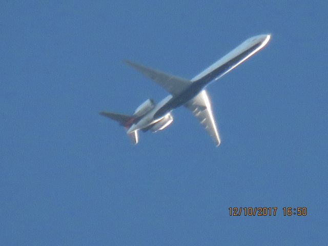 McDonnell Douglas MD-88 (N932DL)