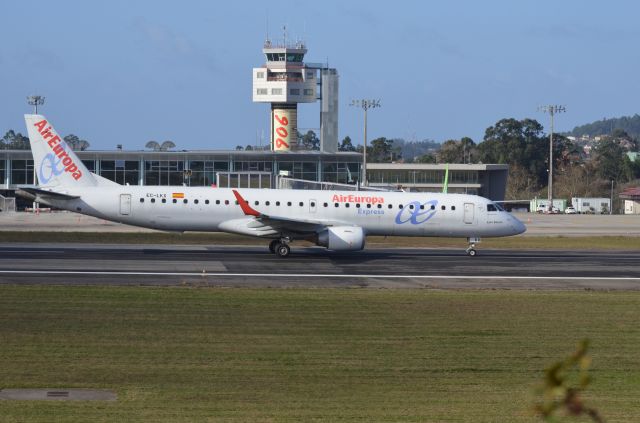 Embraer ERJ-190 (EC-LKX) - EC-LKX Going To TakeOff From LEVX To LEMD. 27.11.2021