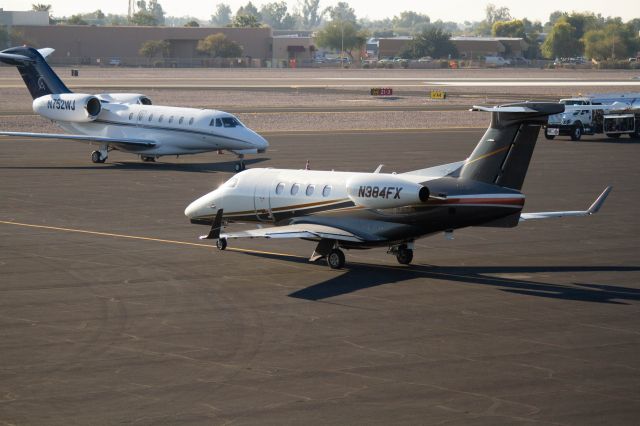 Embraer Phenom 300 (N384FX)