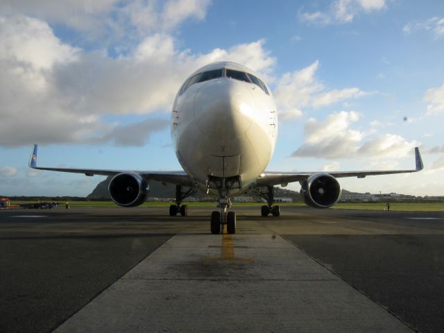 BOEING 767-300 (D-ABUK)