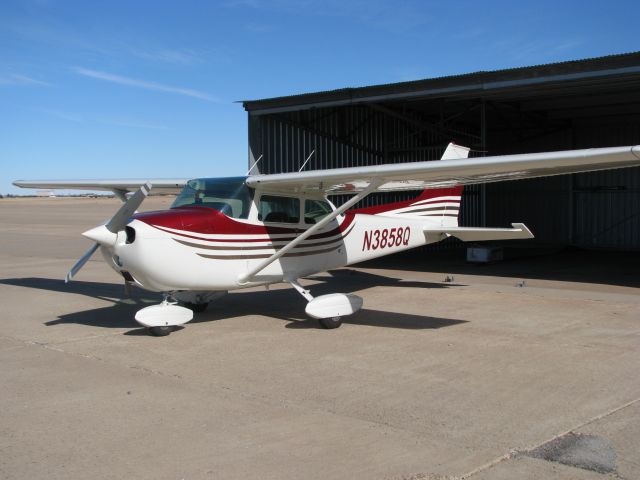 Cessna Skyhawk (N3858Q)