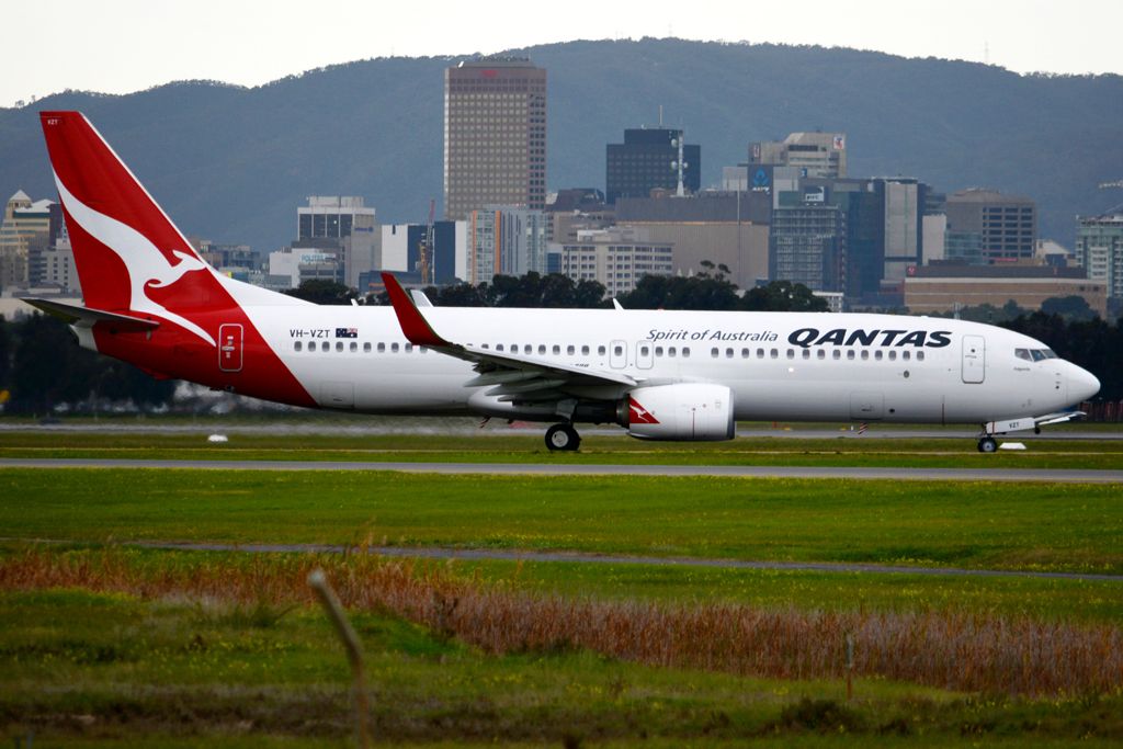 Boeing 737-800 (VH-VZT) - On taxiway heading for take-off on runway 05. Thursday, 19 June 2014.