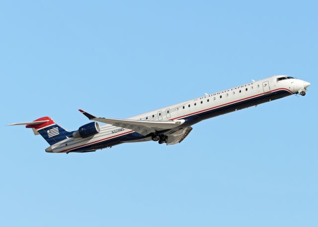 Canadair Regional Jet CRJ-900 (N329MS)