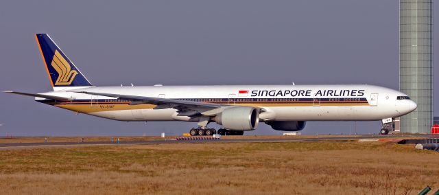 BOEING 777-300 (9V-SWF) - In rolling. View from"Route des Peupliers".